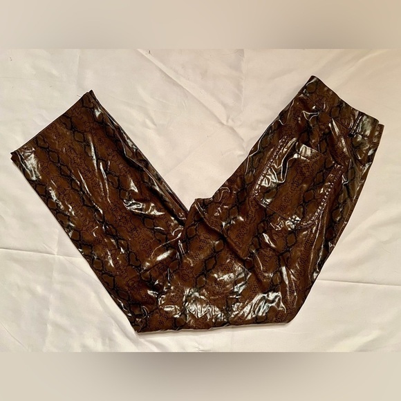 PrettyLittleThing Brown Faux Leather Snakeskin Straight Leg Pants 4 - Picture 15 of 16